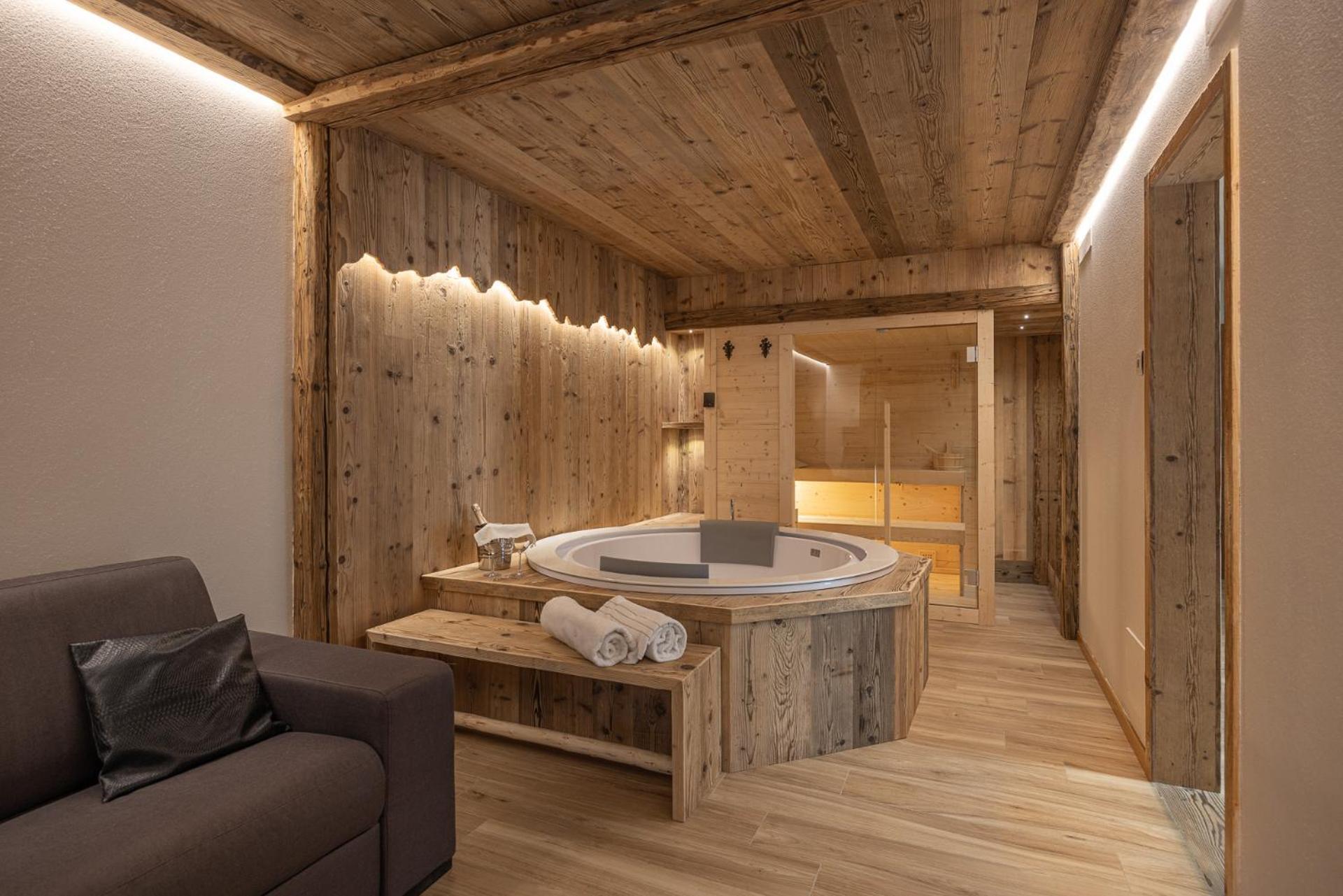 Giallo Dolomiti Wellness Pieve di Cadore Buitenkant foto