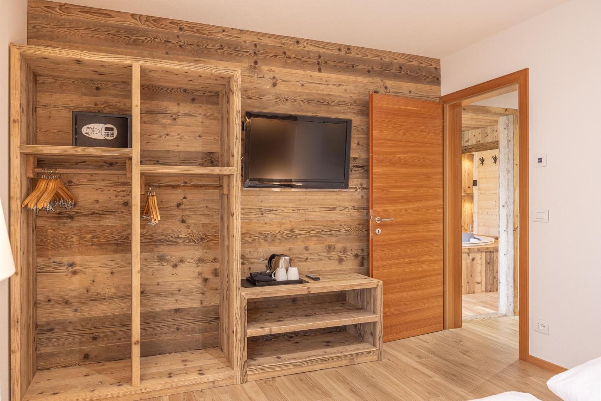 Giallo Dolomiti Wellness Pieve di Cadore Buitenkant foto